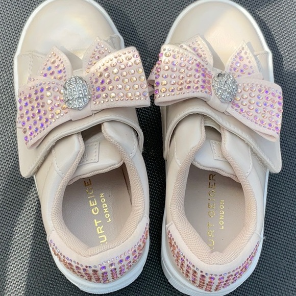 Kurt Geiger Girls Light Pink Iridescent Bow Crystal Sneakers - Picture 5 of 8